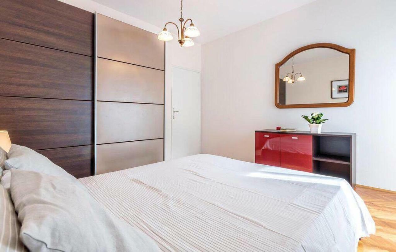 Apartman Eta Apartment Pula Exterior photo