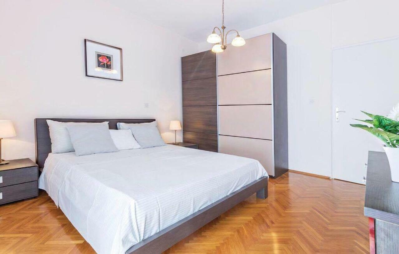 Apartman Eta Apartment Pula Exterior photo
